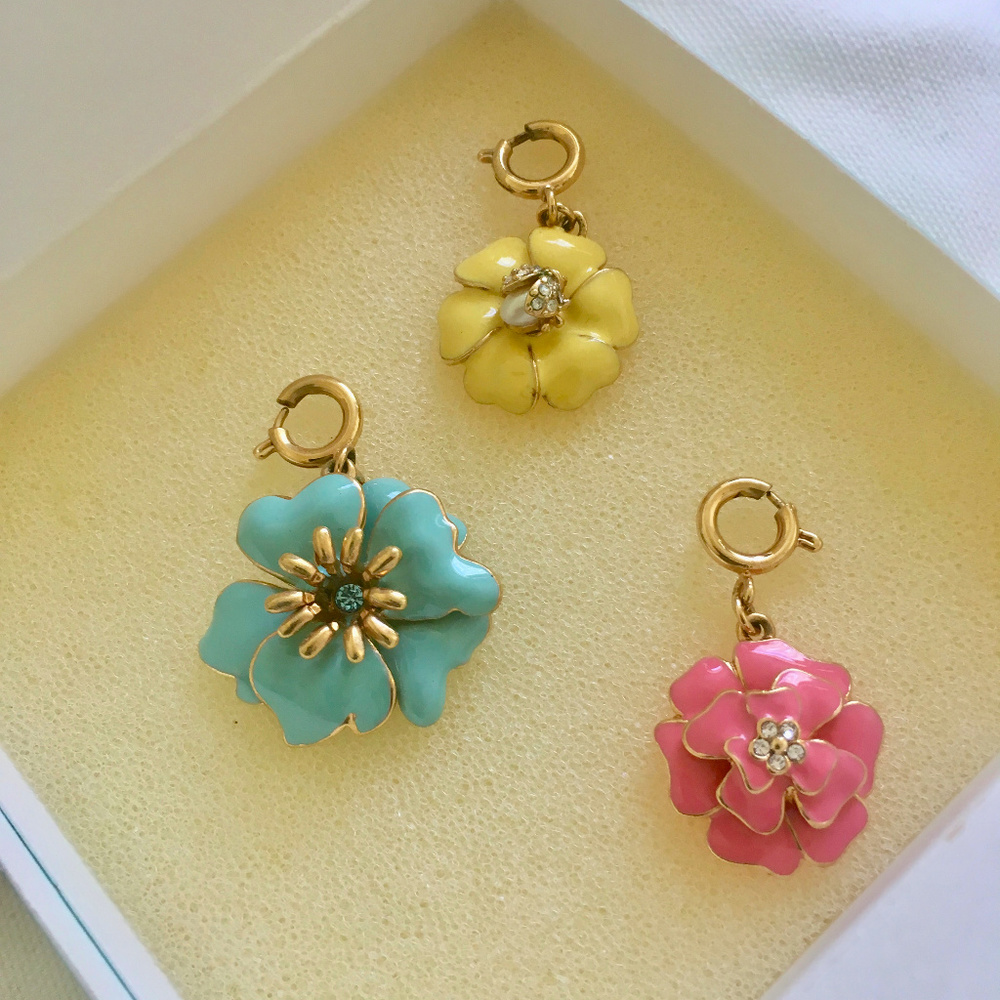 Stella & Dot Bloom Flower charms (set of 3)